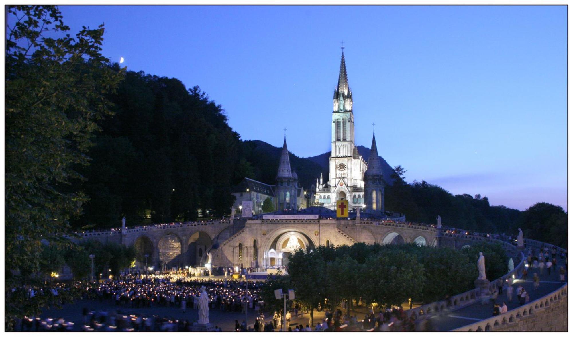 Adonis Lourdes - Notre Dame De La Sarte Hotel Exterior photo